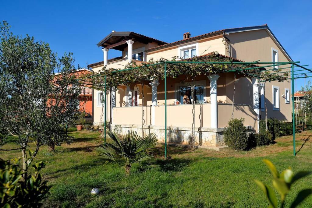 Comfortable Apartment Near Pula Marčana Exterior foto