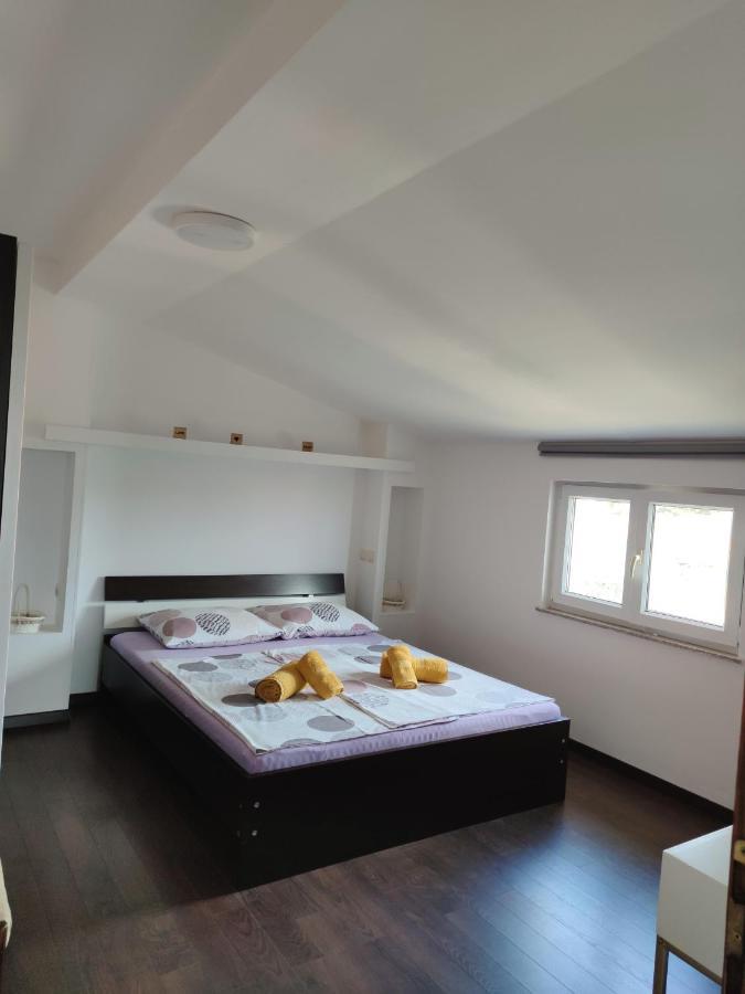 Comfortable Apartment Near Pula Marčana Habitación foto